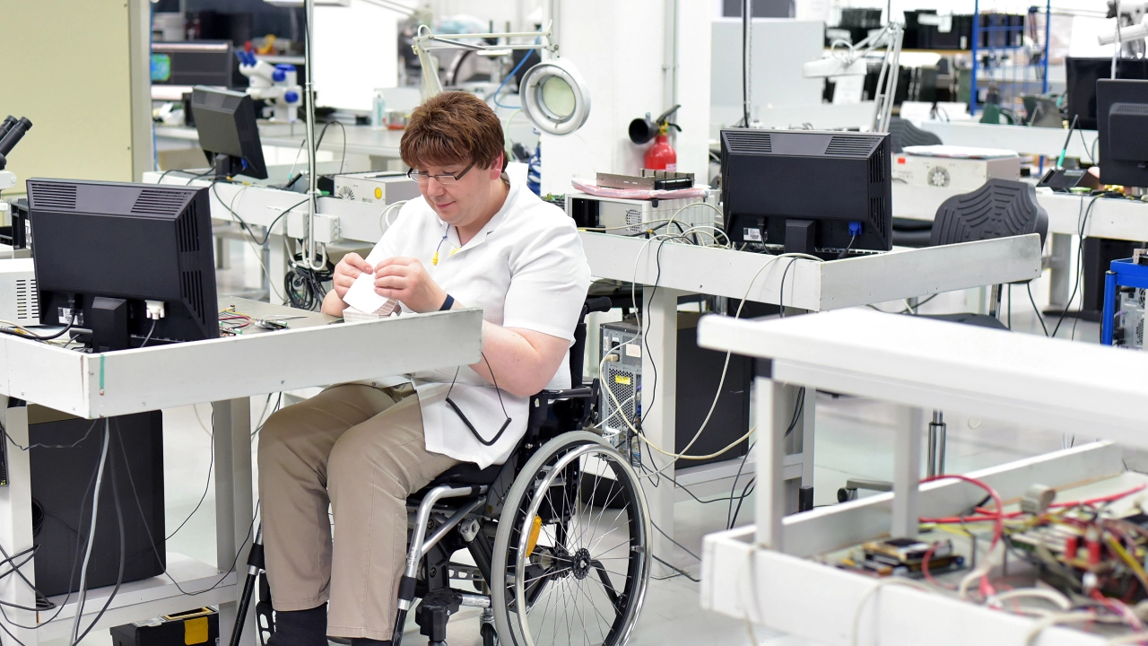 Rollstuhlgerechter Arbeitsplatz