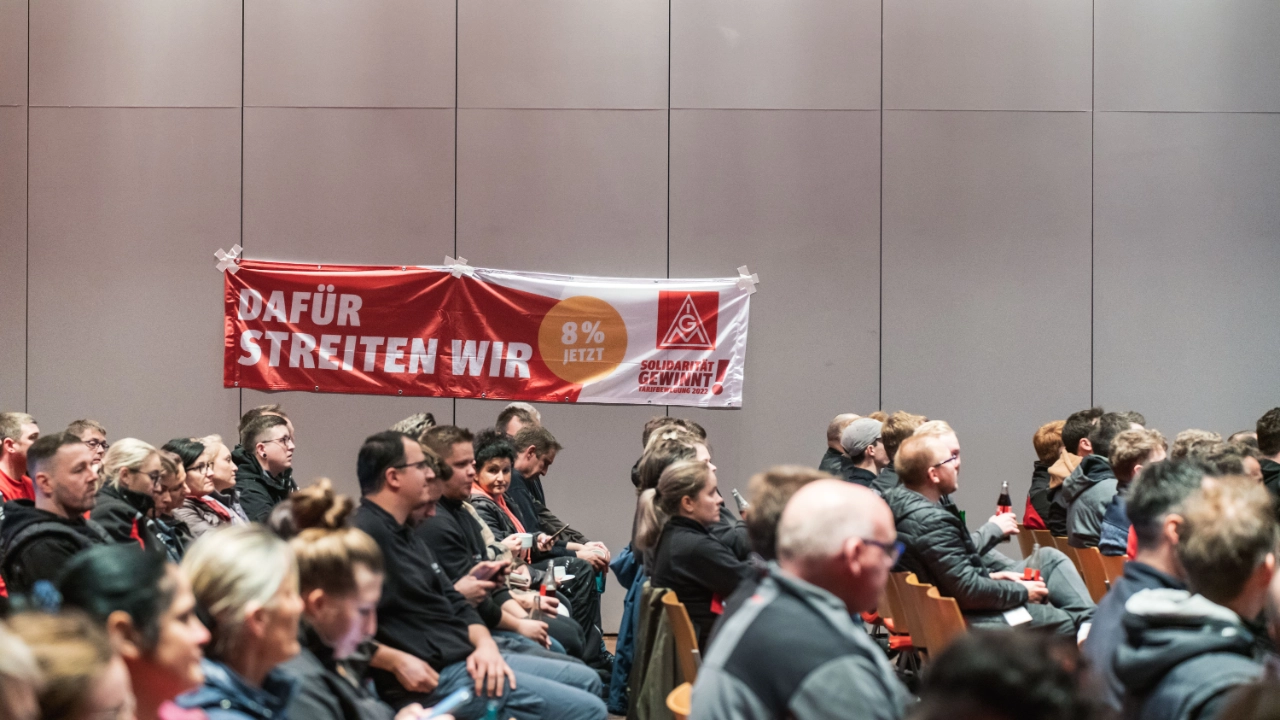 Impressionen der Warnstreikaktion in Stadthalle Attendorn