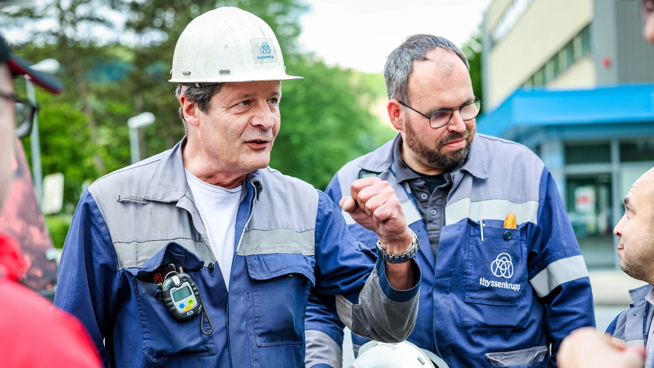 Tarifrunde Eisen und Stahl: Warnstreik Thyssenkrupp Steel Finnentrop