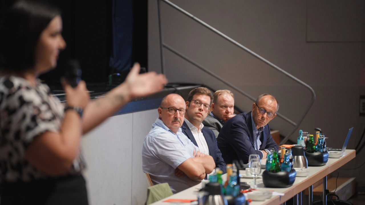 Impressionen der Gremienkonferenz mit Friedrich Merz. IG Metall Olpe in der Stadthalle Attendorn