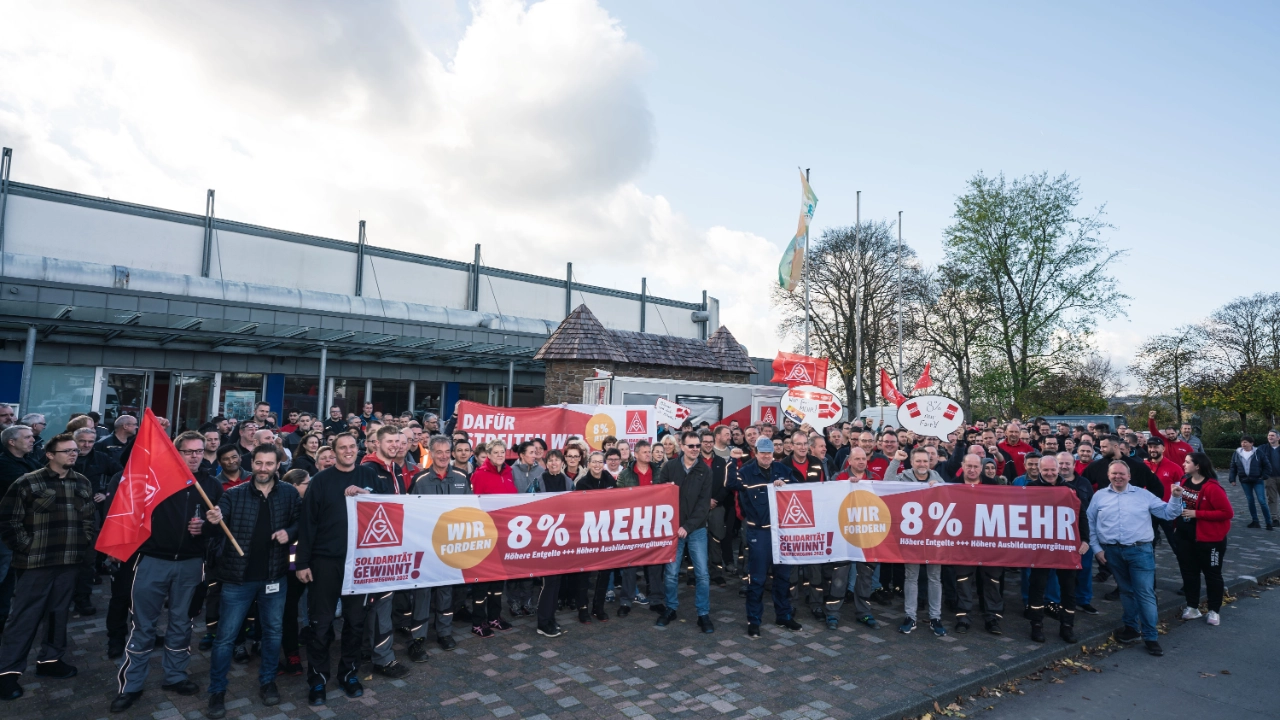 Impressionen der Warnstreikaktion in Stadthalle Attendorn