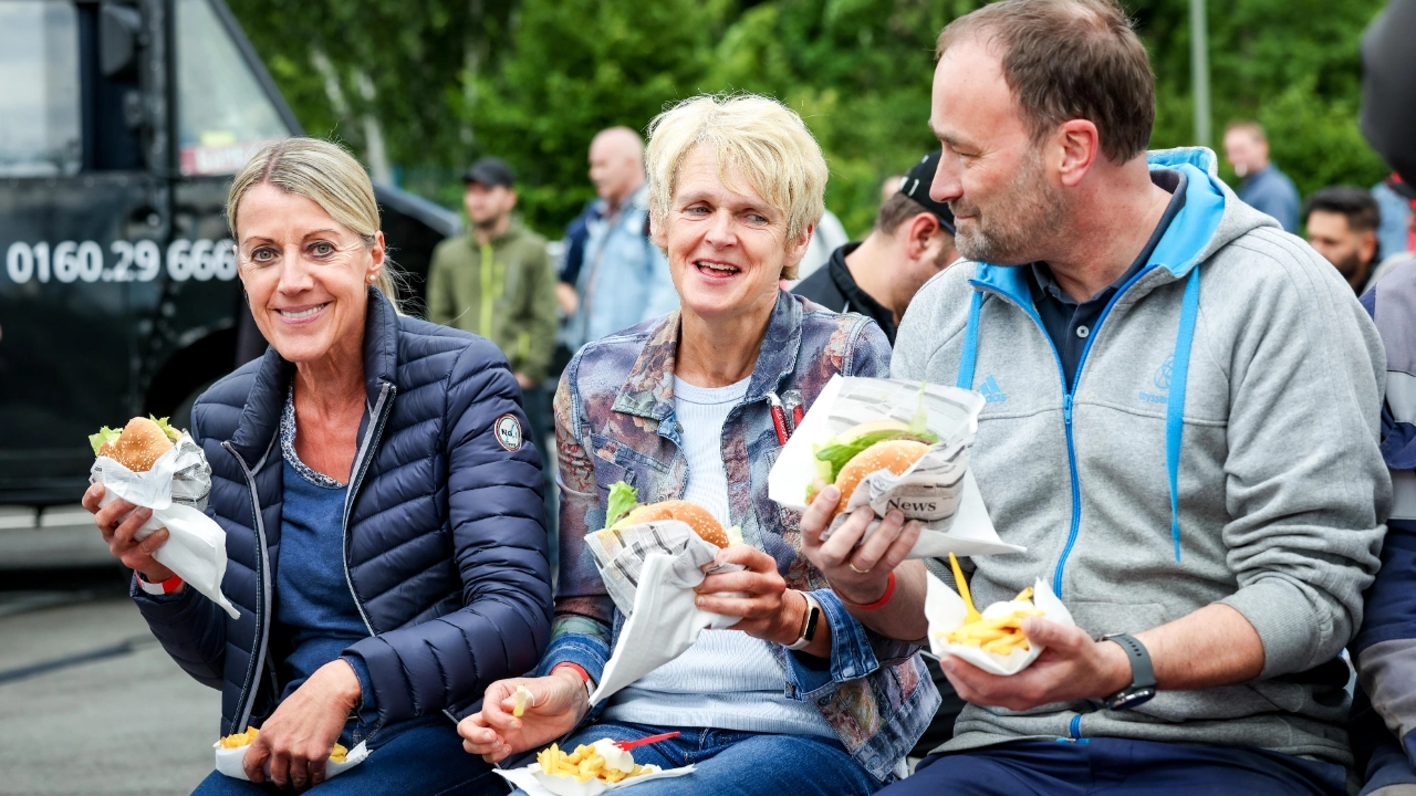 Impressionen des Warnstreiks zur Eisen und Stahl Tarifrunde im Kreis Olpe