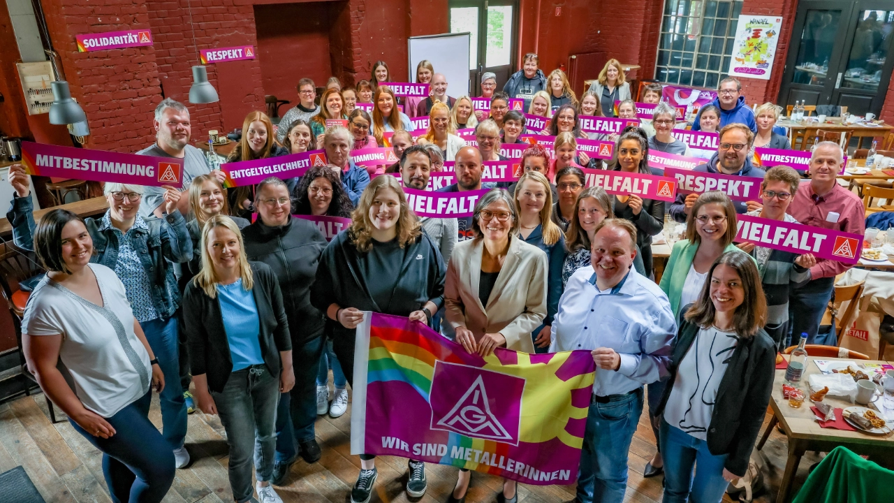 Gruppenbild mit Christiane Benner des Betriebsrätinnen Tages der Geschäftsstellen Olpe und Siegen