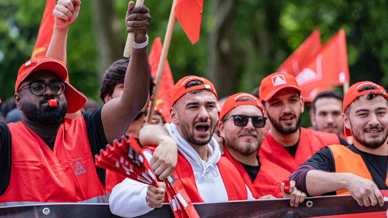 Tarifrunde Eisen und Stahl 2022: Warnstreik bei Thyssenkrupp Steel Dortmund