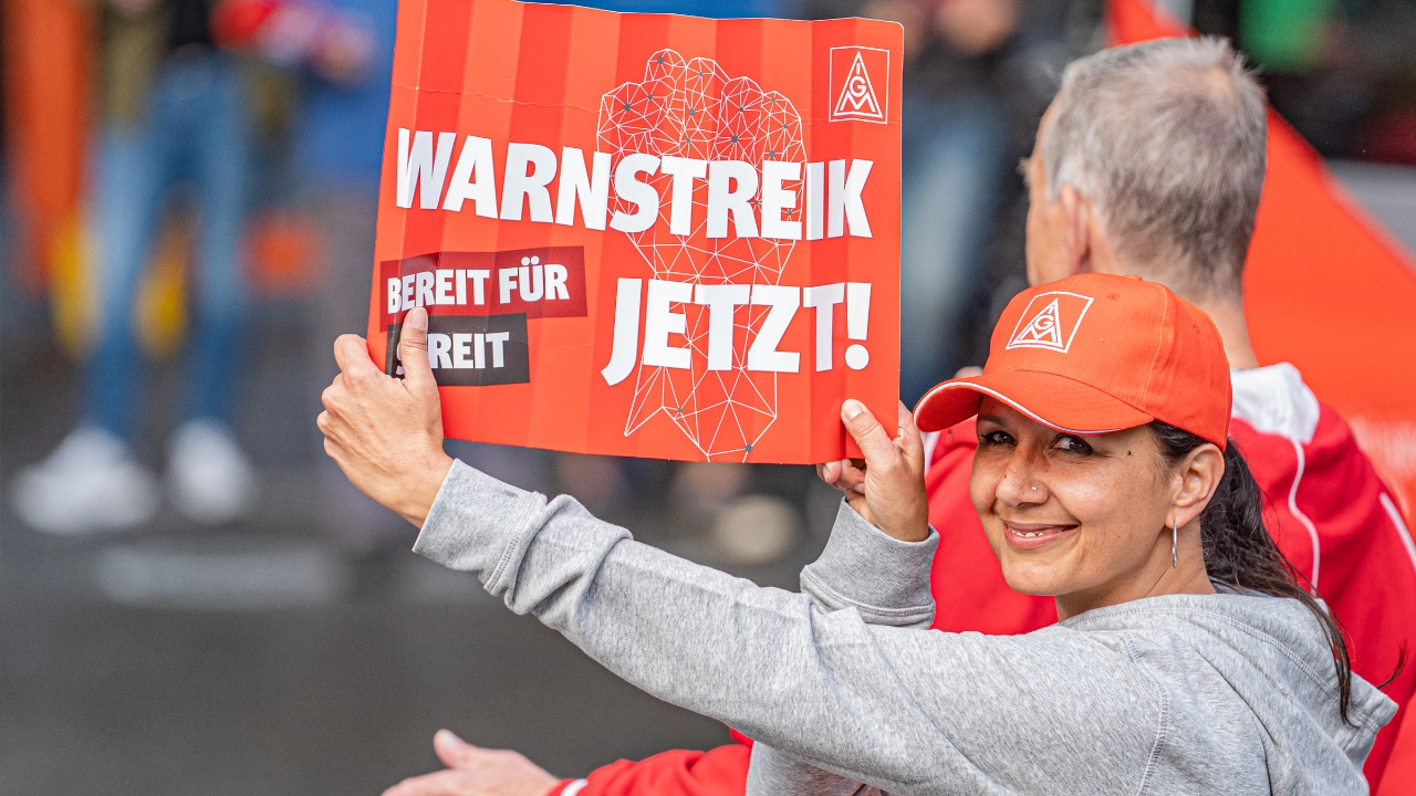 Tarifrunde Eisen und Stahl 2022: Warnstreik bei Doncasters Bochum