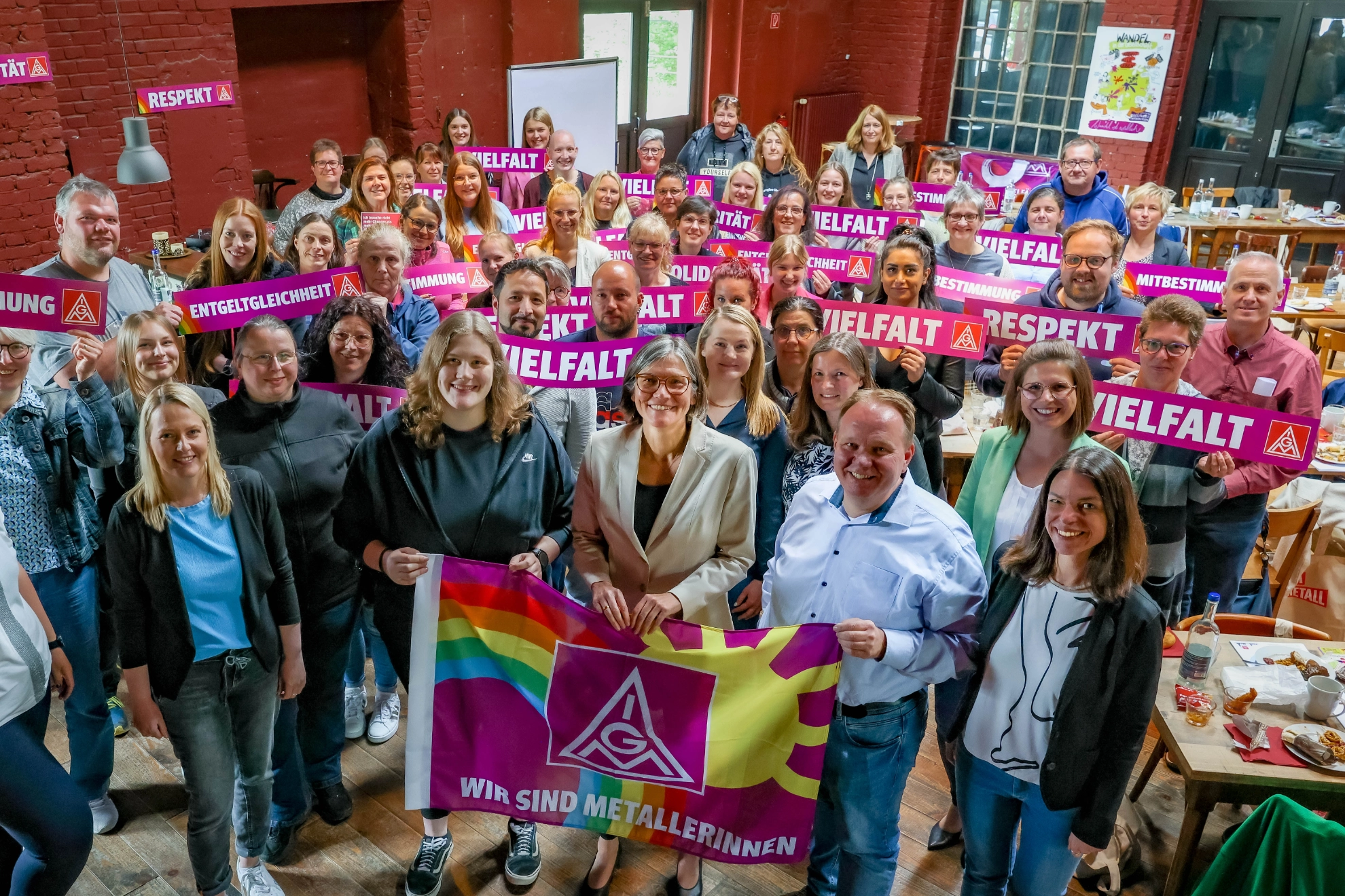 Gruppenbild mit Christiane Benner des Betriebsrätinnen Tages der Geschäftsstellen Olpe und Siegen