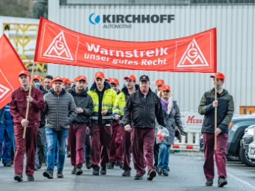 774.000 Metaller_innen auf den Straßen: Das war eure letzte Mahnung