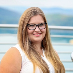 Ein Portrait der Verwaltungsangestelten Lisa Nickel. Hauptamtliche Kollegin der IG Metall Olpe