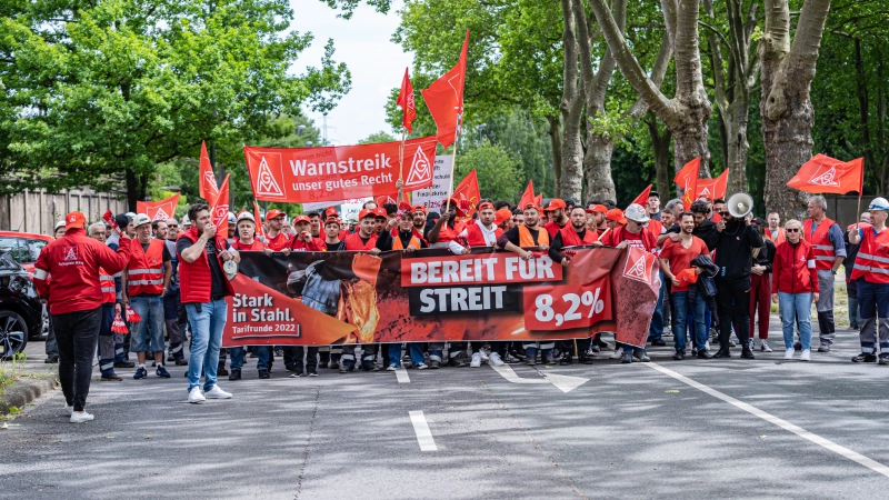 Tarifrunde Eisen und Stahl 2022: Warnstreik bei Thyssenkrupp Steel Dortmund