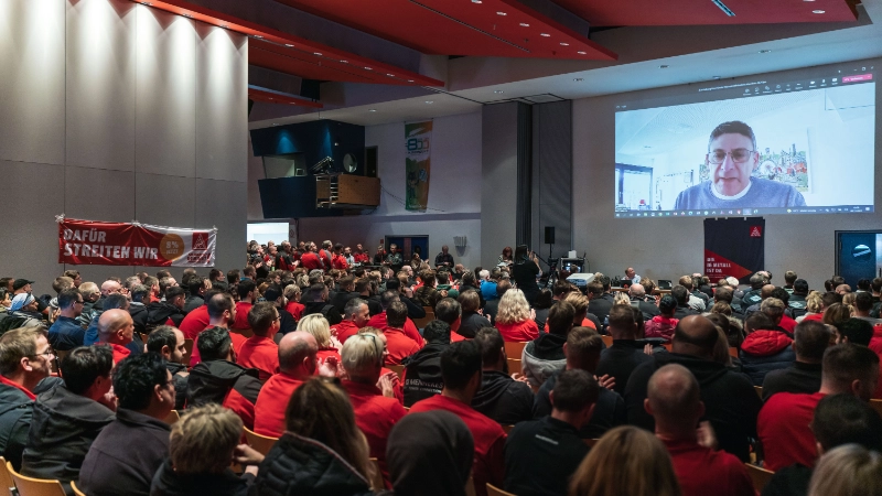 Impressionen der Warnstreikaktion in Stadthalle Attendorn
