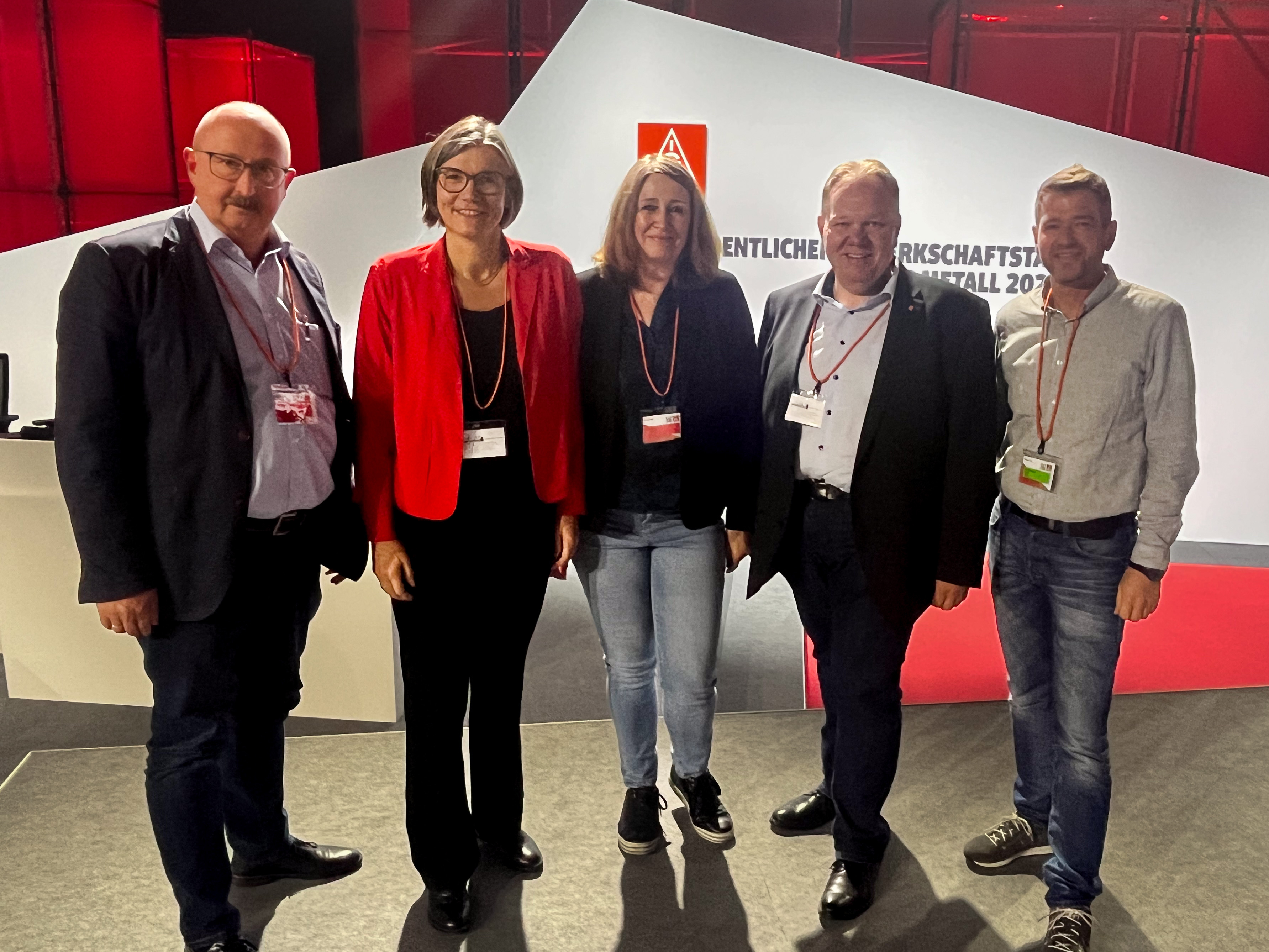 Auf dem Bild zu sehen von links nach rechts: Stefan Köster, Christiane Benner (Erste Vorsitzende der IG Metall), Annette Benfer, André Arenz, Michelangelo Bruno